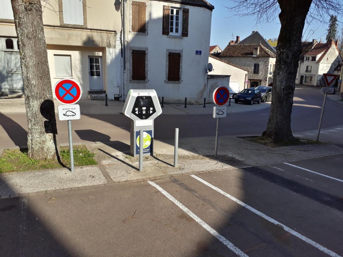 Hotel Logis Des Trois Maures Couches Zewnętrze zdjęcie
