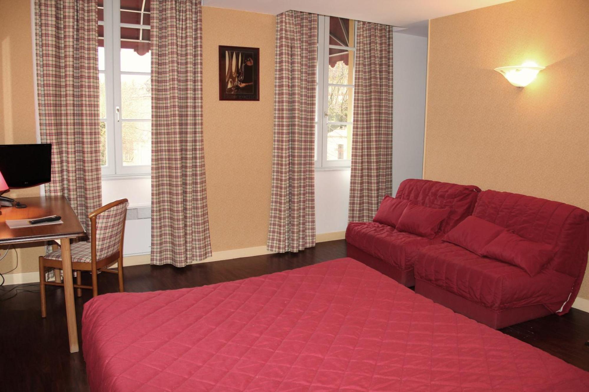 Hotel Logis Des Trois Maures Couches Zewnętrze zdjęcie