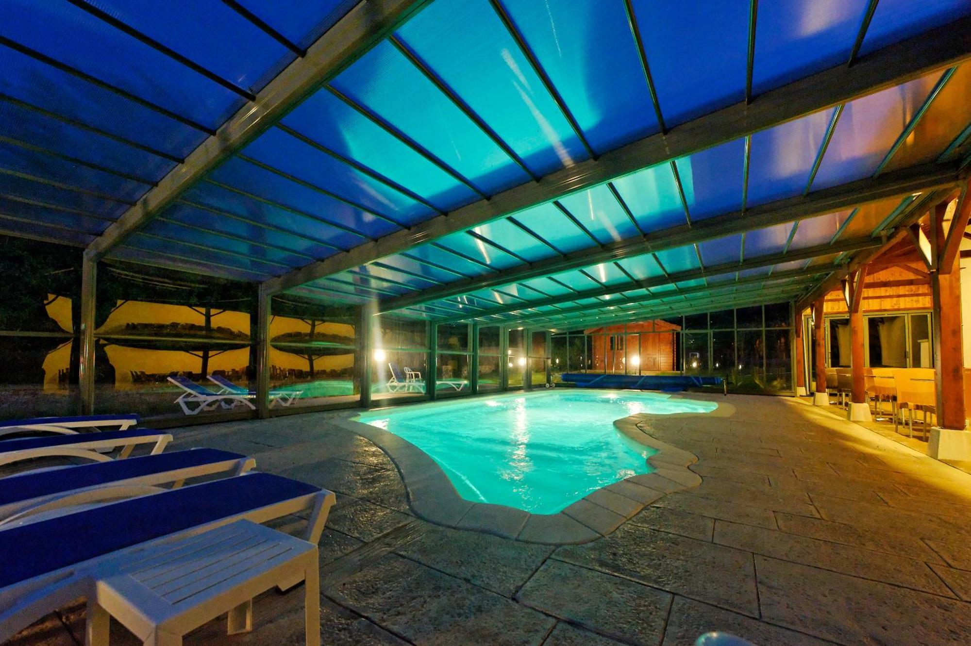 Hotel Logis Des Trois Maures Couches Zewnętrze zdjęcie