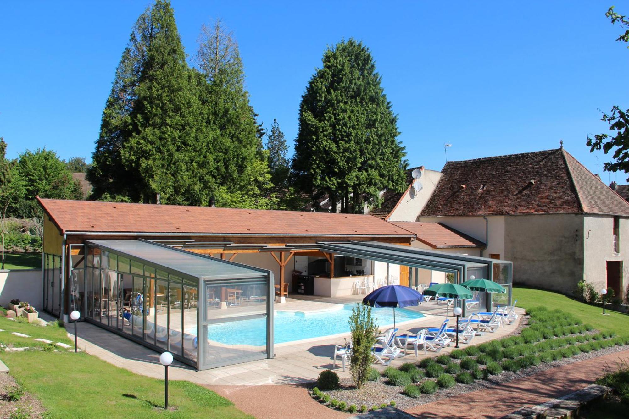 Hotel Logis Des Trois Maures Couches Zewnętrze zdjęcie