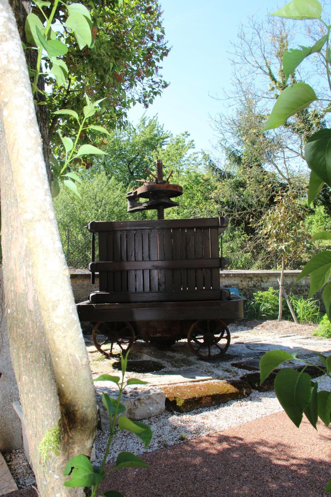 Hotel Logis Des Trois Maures Couches Zewnętrze zdjęcie