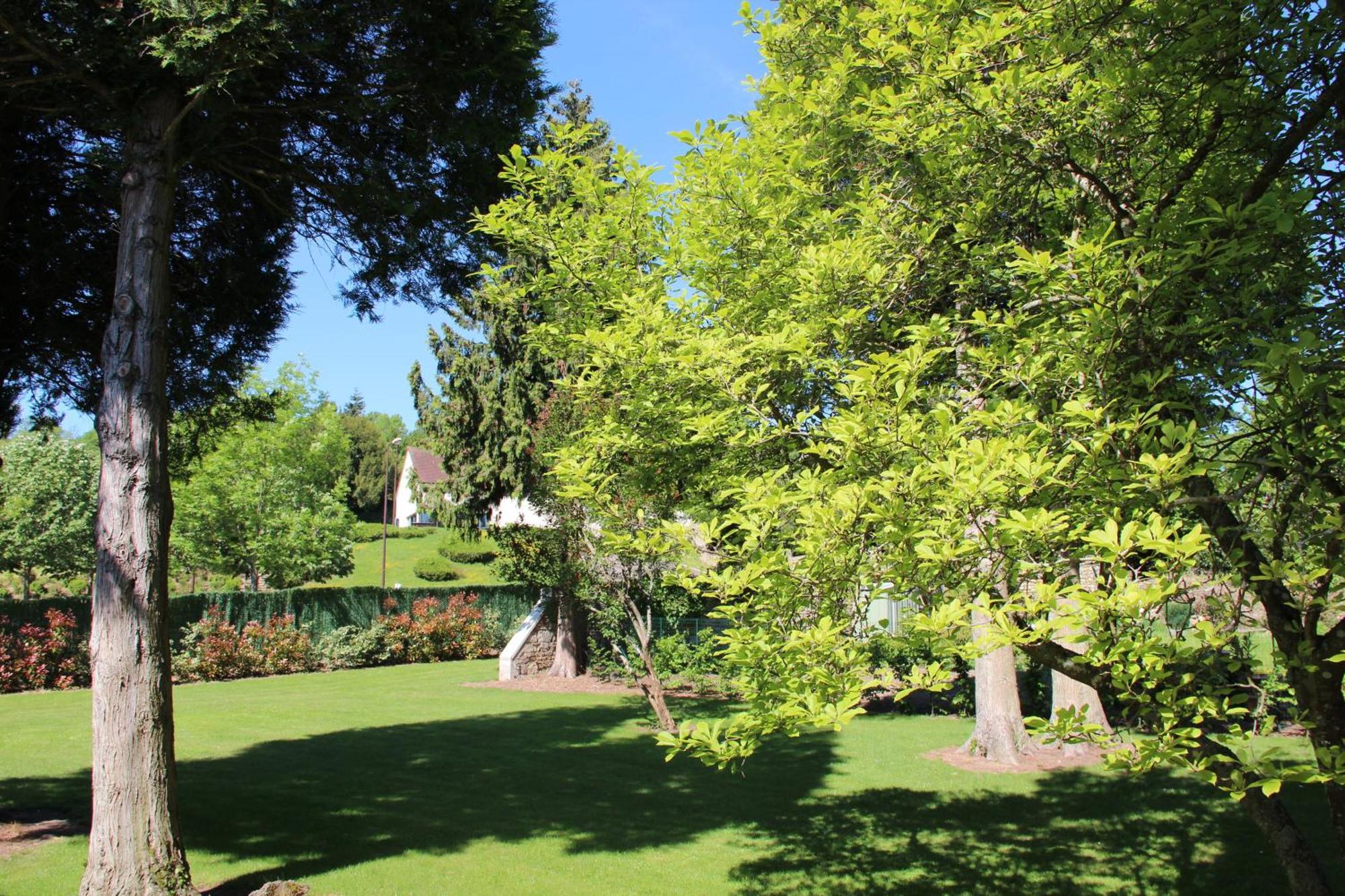 Hotel Logis Des Trois Maures Couches Zewnętrze zdjęcie