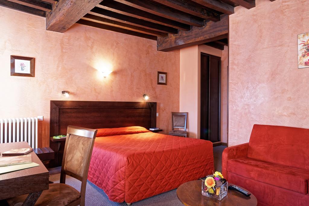 Hotel Logis Des Trois Maures Couches Zewnętrze zdjęcie