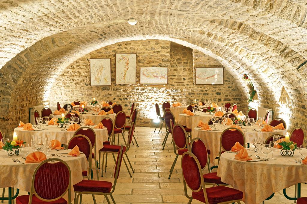 Hotel Logis Des Trois Maures Couches Zewnętrze zdjęcie