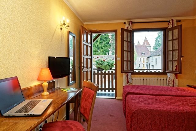 Hotel Logis Des Trois Maures Couches Zewnętrze zdjęcie