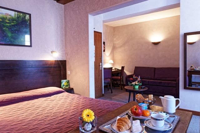 Hotel Logis Des Trois Maures Couches Zewnętrze zdjęcie