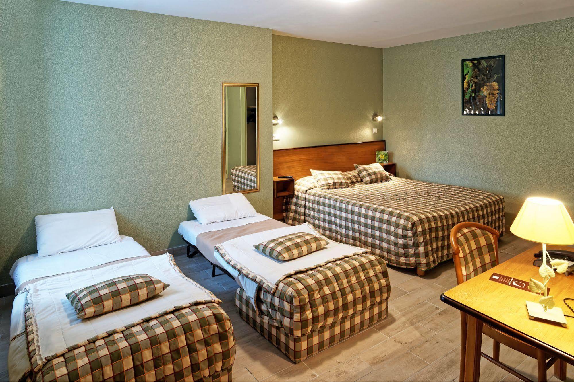 Hotel Logis Des Trois Maures Couches Zewnętrze zdjęcie