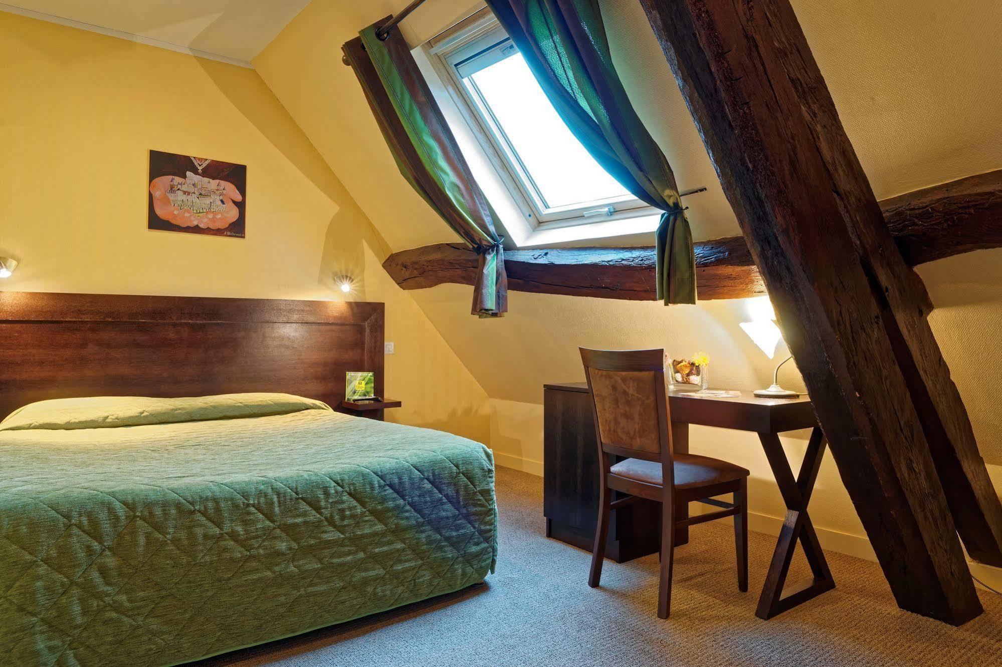Hotel Logis Des Trois Maures Couches Zewnętrze zdjęcie